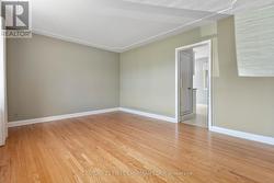 Vacant living room - 