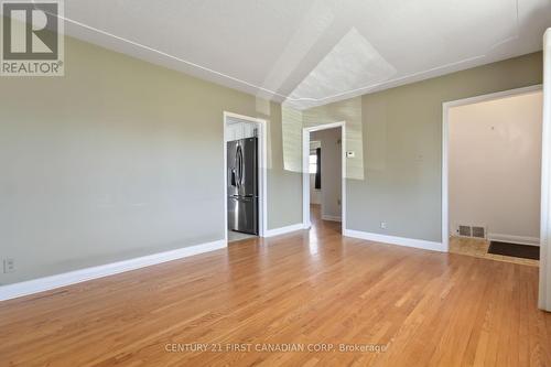 Vacant living room - 225 Dawn Drive, London, ON - Indoor Photo Showing Other Room