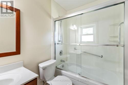 225 Dawn Drive, London, ON - Indoor Photo Showing Bathroom