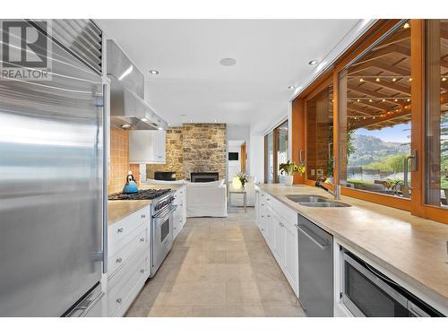 106 Devon Drive, Okanagan Falls, BC - Indoor Photo Showing Kitchen With Double Sink With Upgraded Kitchen