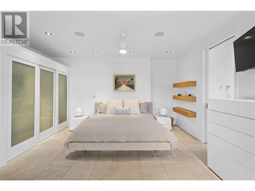 106 Devon Drive, Okanagan Falls, BC - Indoor Photo Showing Bedroom