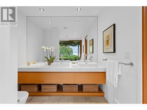 106 Devon Drive, Okanagan Falls, BC - Indoor Photo Showing Bathroom