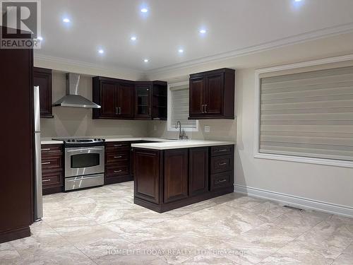 27 Hulst Drive, Bradford West Gwillimbury, ON - Indoor Photo Showing Kitchen