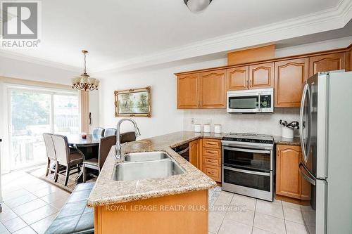 4735 Colombo Crescent, Mississauga (Churchill Meadows), ON - Indoor Photo Showing Kitchen With Double Sink