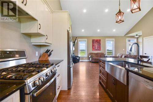 4172 Bisseltown Road, Brockville, ON - Indoor Photo Showing Kitchen With Upgraded Kitchen