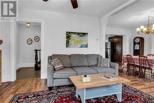 526 Amelia Street, Cornwall, ON - Indoor Photo Showing Living Room