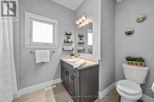 132 Cherrywood Parkway, Greater Napanee, ON - Indoor Photo Showing Bathroom