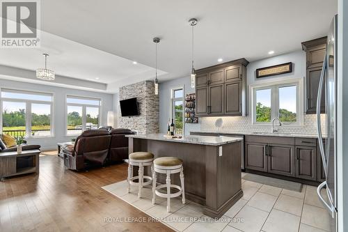 132 Cherrywood Parkway, Greater Napanee, ON - Indoor Photo Showing Kitchen With Upgraded Kitchen