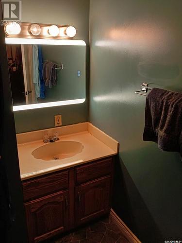 404 Parsons Avenue, Maple Creek, SK - Indoor Photo Showing Bathroom