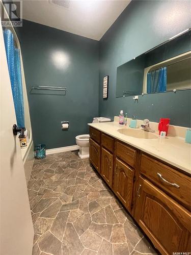 404 Parsons Avenue, Maple Creek, SK - Indoor Photo Showing Bathroom