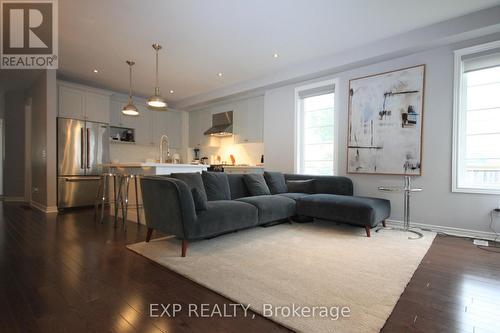 3068 Robert Brown Boulevard, Oakville, ON - Indoor Photo Showing Living Room