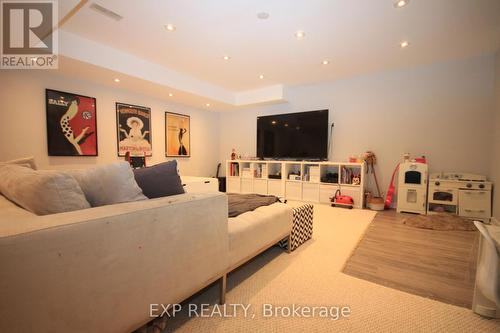 3068 Robert Brown Boulevard, Oakville, ON - Indoor