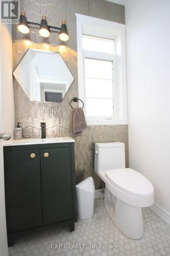 3068 Robert Brown Boulevard, Oakville, ON - Indoor Photo Showing Bathroom