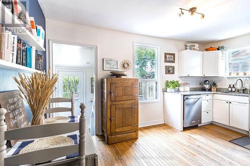 45 Sixth Street, Toronto (New Toronto), ON - Indoor Photo Showing Kitchen