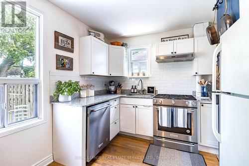 45 Sixth Street, Toronto (New Toronto), ON - Indoor Photo Showing Kitchen