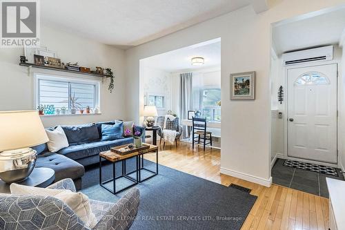 45 Sixth Street, Toronto (New Toronto), ON - Indoor Photo Showing Living Room