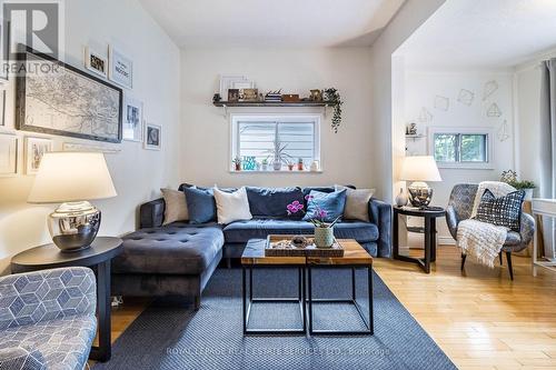 45 Sixth Street, Toronto (New Toronto), ON - Indoor Photo Showing Living Room