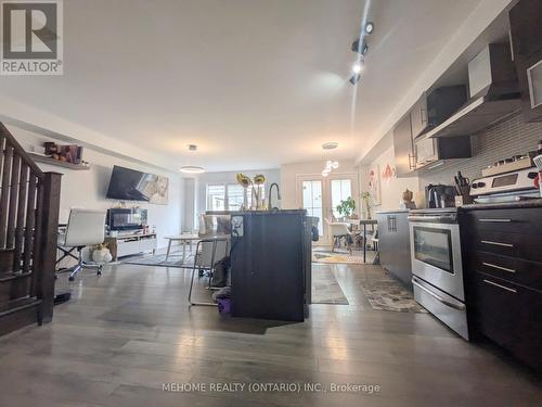 38 Sherway Street, Hamilton, ON - Indoor Photo Showing Kitchen