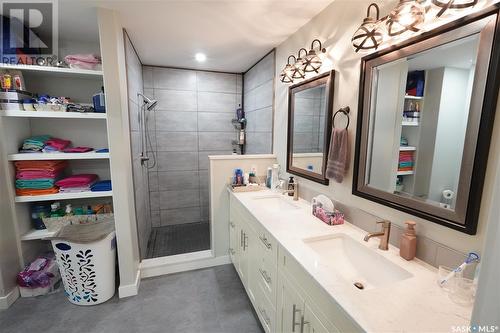 44 Crescent Drive, Avonlea, SK - Indoor Photo Showing Bathroom