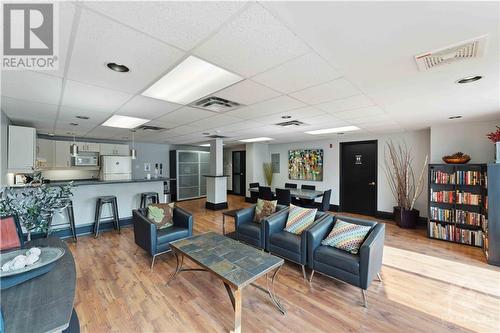 429 Somerset Street W Unit#510, Ottawa, ON - Indoor Photo Showing Living Room