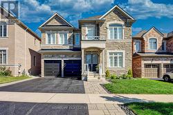 102 AVANTI CRESCENT  Hamilton (Waterdown), ON L8B 1W8