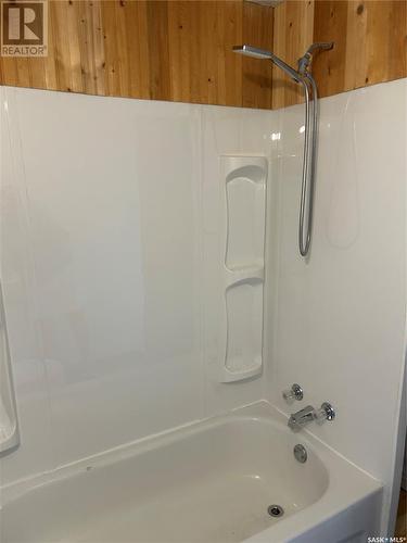 207 Prouse Street, Kelvington, SK - Indoor Photo Showing Bathroom