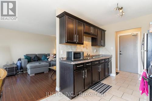 501 - 283 Fairway Road N, Kitchener, ON - Indoor Photo Showing Kitchen