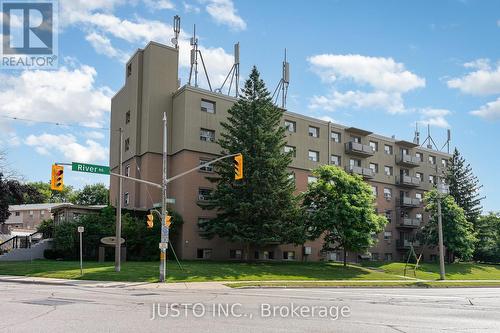 501 - 283 Fairway Road N, Kitchener, ON - Outdoor