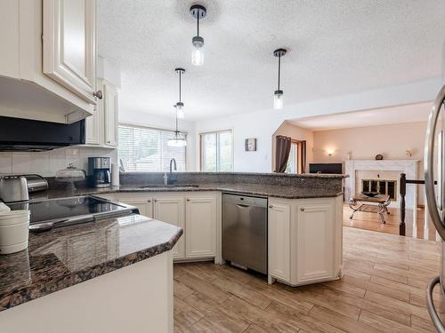 Cuisine - 69 Rue Du Chambertin, Kirkland, QC - Indoor Photo Showing Kitchen With Upgraded Kitchen