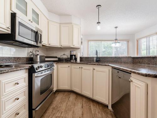 Cuisine - 69 Rue Du Chambertin, Kirkland, QC - Indoor Photo Showing Kitchen