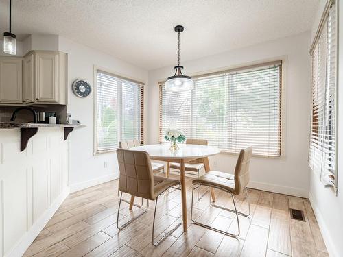 Coin-repas - 69 Rue Du Chambertin, Kirkland, QC - Indoor Photo Showing Dining Room