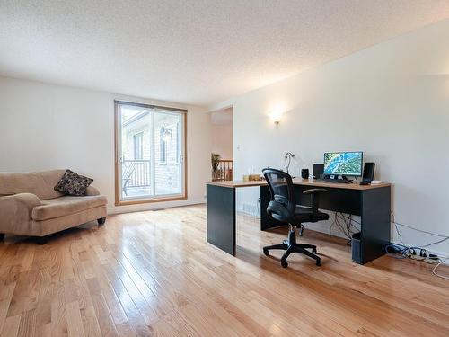 Bureau - 69 Rue Du Chambertin, Kirkland, QC - Indoor