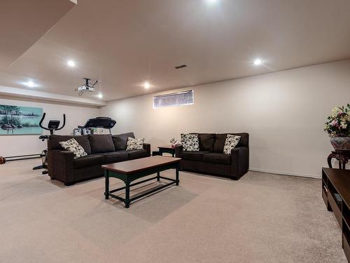 Salle familiale - 69 Rue Du Chambertin, Kirkland, QC - Indoor Photo Showing Basement