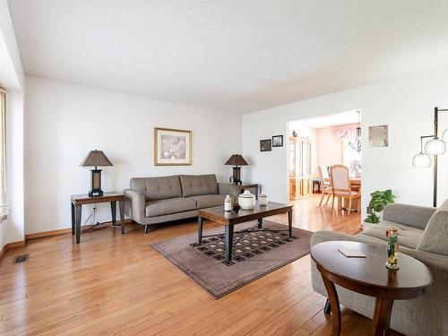 Salon - 69 Rue Du Chambertin, Kirkland, QC - Indoor Photo Showing Living Room