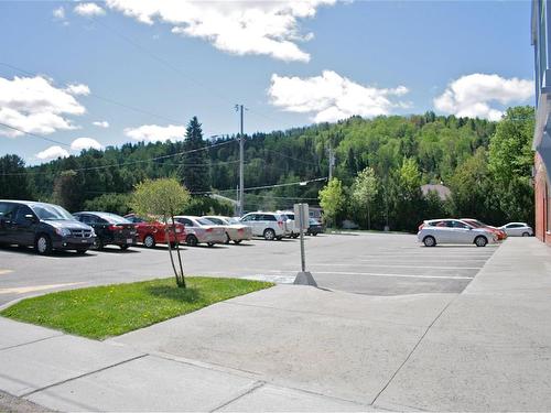 Parking - 2-227 Rue Principale E., Sainte-Agathe-Des-Monts, QC 