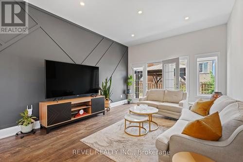 376 Concession 3 Road, Niagara-On-The-Lake, ON - Indoor Photo Showing Living Room