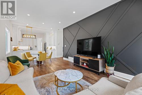 376 Concession 3 Road, Niagara-On-The-Lake, ON - Indoor Photo Showing Living Room