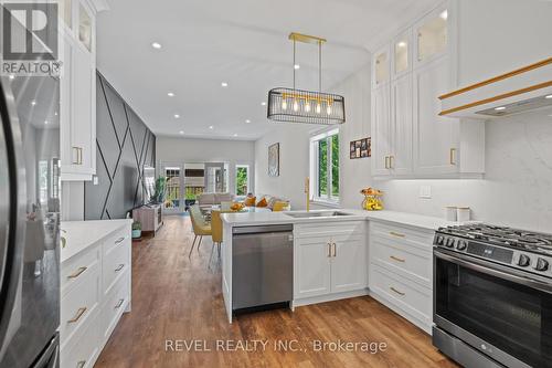 376 Concession 3 Road, Niagara-On-The-Lake, ON - Indoor Photo Showing Kitchen With Upgraded Kitchen