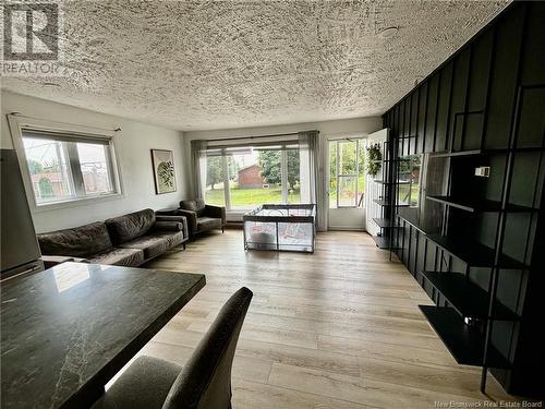 554 St. Paul Street, Bathurst, NB - Indoor Photo Showing Living Room