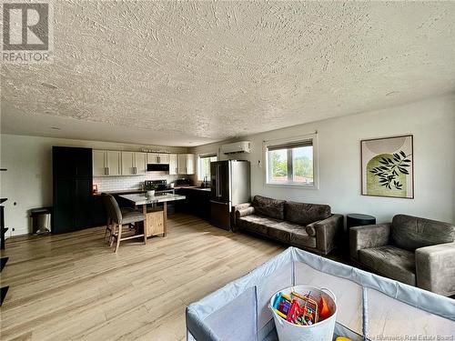 554 St. Paul Street, Bathurst, NB - Indoor Photo Showing Living Room