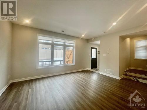 LIVING ROOM - 681 Edison Avenue Unit#D, Ottawa, ON 