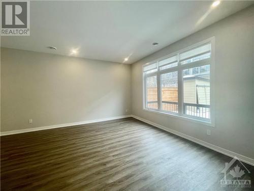 LIVING ROOM - 681 Edison Avenue Unit#D, Ottawa, ON 