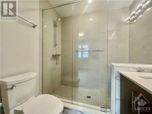 PRIMARY'S ENSUITE - 681 Edison Avenue Unit#D, Ottawa, ON 