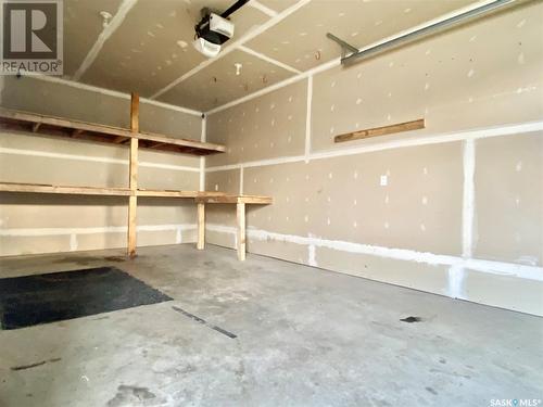 A 422 St Mary Street, Esterhazy, SK - Indoor Photo Showing Garage