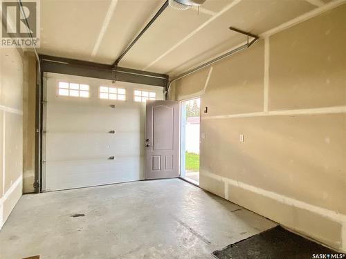 A 422 St Mary Street, Esterhazy, SK - Indoor Photo Showing Garage