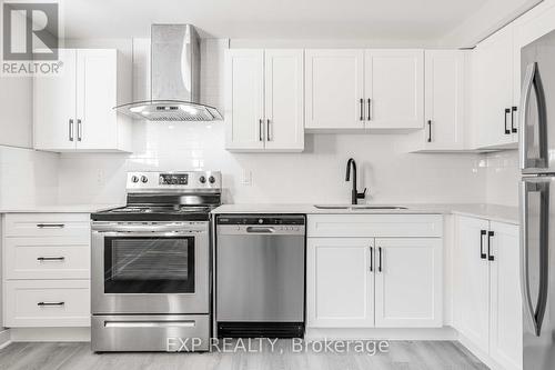 81 King Edward Avenue, London, ON - Indoor Photo Showing Kitchen With Upgraded Kitchen