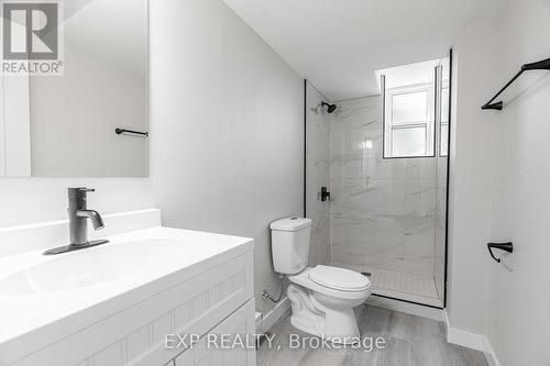 81 King Edward Avenue, London, ON - Indoor Photo Showing Bathroom