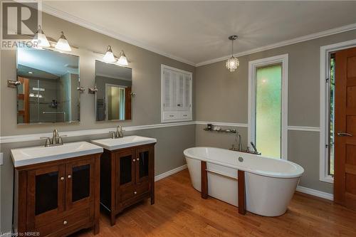 131 Peninsula Road, North Bay, ON - Indoor Photo Showing Bathroom