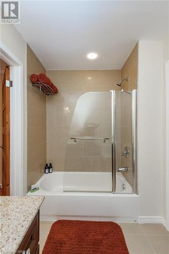 131 Peninsula Road, North Bay, ON - Indoor Photo Showing Bathroom