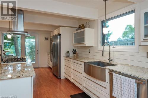 131 Peninsula Road, North Bay, ON - Indoor Photo Showing Kitchen With Stainless Steel Kitchen With Upgraded Kitchen